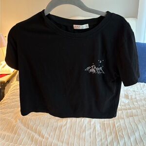 ROMWE Black Crop Top with Mountain Design